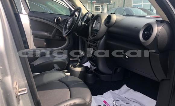 Comprar Usado MINI Cooper Outro Carro em Luena em Moxico Comprar Usado MINI Cooper Outro Carro em Luena em Moxico