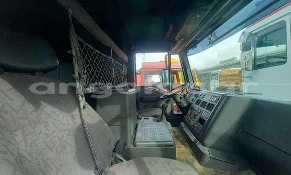 Comprar Usado Hino GH Branco Caminhão em Luena em Moxico Comprar Usado Hino GH Branco Caminhão em Luena em Moxico