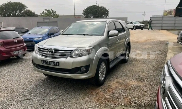 Buy Used Toyota Fortuner White Car in Luanda in Luanda Province Buy Used Toyota Fortuner White Car in Luanda in Luanda Province