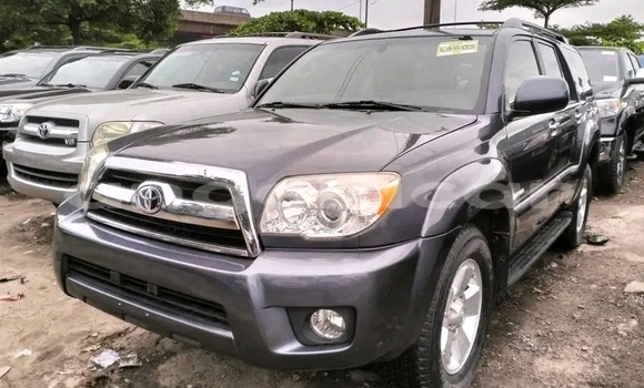 Comprar Usado Toyota 4Runner Outro Carro em Luanda em Luanda Province