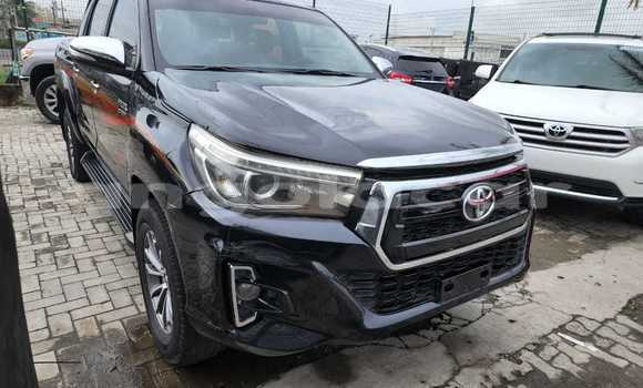 Comprar Usado Toyota Hilux Preto Carro em Luanda em Luanda Province