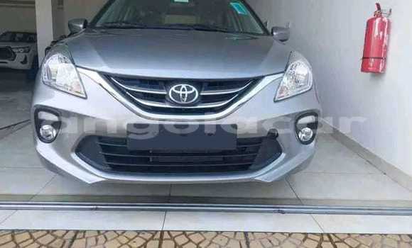 Comprar Usado Toyota Starlet Prata Carro em Luena em Moxico Comprar Usado Toyota Starlet Prata Carro em Luena em Moxico