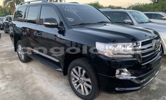 Buy Used Toyota Land Cruiser Silver Car in Luanda in Luanda Province Buy Used Toyota Land Cruiser Silver Car in Luanda in Luanda Province