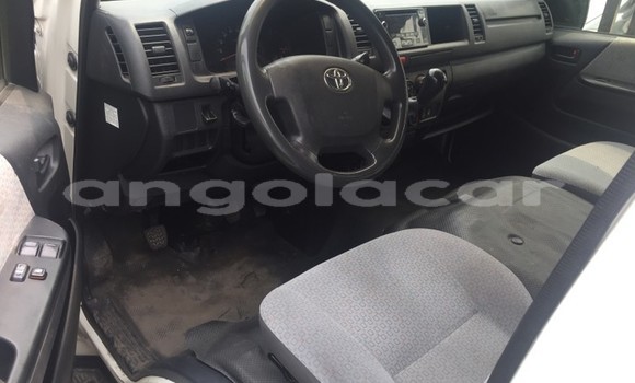 Buy Used Toyota Hiace White Car in Luanda in Luanda Province Buy Used Toyota Hiace White Car in Luanda in Luanda Province