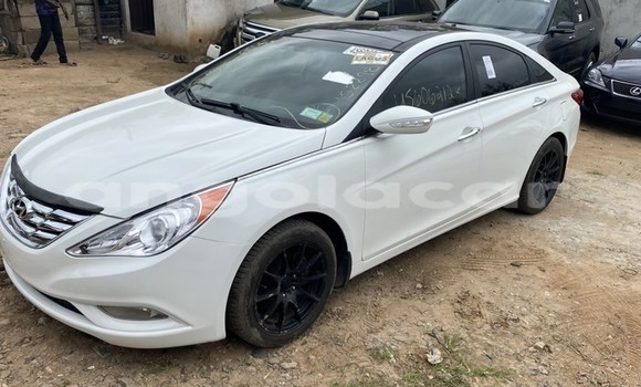 Buy Used Hyundai Sonata White Car in Luanda in Luanda Province Buy Used Hyundai Sonata White Car in Luanda in Luanda Province