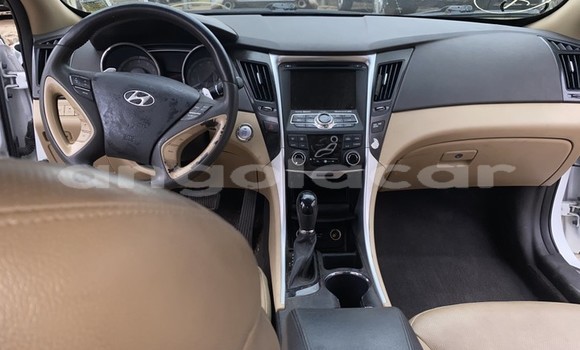 Buy Used Hyundai Sonata White Car in Luanda in Luanda Province Buy Used Hyundai Sonata White Car in Luanda in Luanda Province