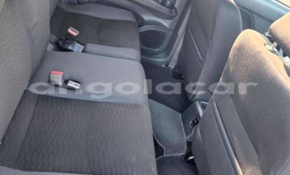 Comprar Usado Toyota Rush Vermelho Carro em Luena em Moxico Comprar Usado Toyota Rush Vermelho Carro em Luena em Moxico