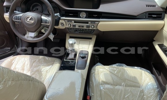 Buy Used Lexus ES 300 Silver Car in Luanda in Luanda Province Buy Used Lexus ES 300 Silver Car in Luanda in Luanda Province