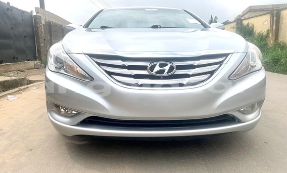 Buy Used Hyundai Sonata Silver Car in Luanda in Luanda Province