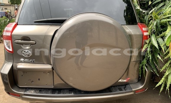 Acheter Occasion Voiture Toyota RAV4 Gris à Luanda, Province de Luanda Acheter Occasion Voiture Toyota RAV4 Gris à Luanda, Province de Luanda