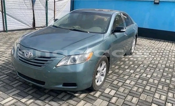 Buy Used Toyota Camry Green Car in Luanda in Luanda Province