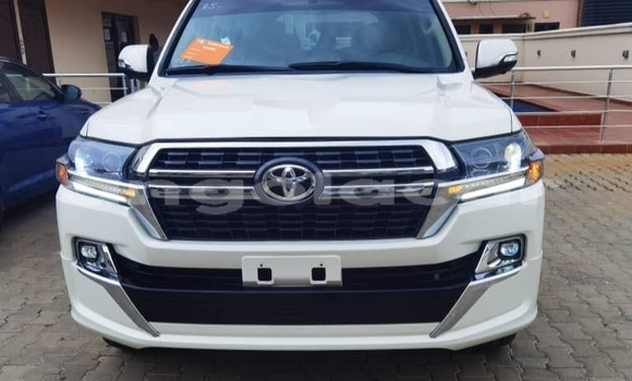 Comprar Usado Toyota Land Cruiser Branco Carro em Luanda em Luanda Province