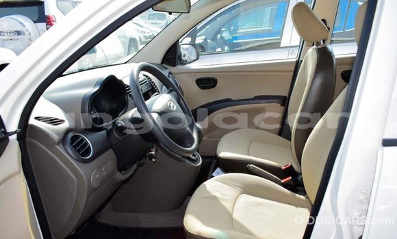 Comprar Importar Hyundai i10 Branco Carro em Import - Dubai em Bengo Province Comprar Importar Hyundai i10 Branco Carro em Import - Dubai em Bengo Province