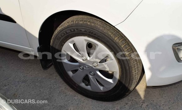 Comprar Importar Hyundai i10 Branco Carro em Import - Dubai em Bengo Province Comprar Importar Hyundai i10 Branco Carro em Import - Dubai em Bengo Province