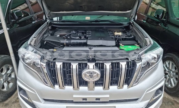 Buy Used Toyota Land Cruiser Prado Silver Car in Luanda in Luanda Province Buy Used Toyota Land Cruiser Prado Silver Car in Luanda in Luanda Province