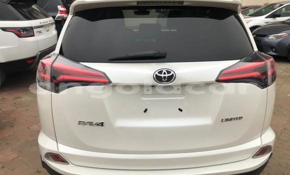 Comprar Usado Toyota RAV4 Branco Carro em Luanda em Luanda Province Comprar Usado Toyota RAV4 Branco Carro em Luanda em Luanda Province