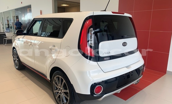 Buy Used Kia Soul White Car in Luanda in Luanda Province Buy Used Kia Soul White Car in Luanda in Luanda Province