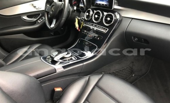 Acheter Occasion Voiture Mercedes-Benz 300CD Blanc à Luanda, Province de Luanda Acheter Occasion Voiture Mercedes-Benz 300CD Blanc à Luanda, Province de Luanda