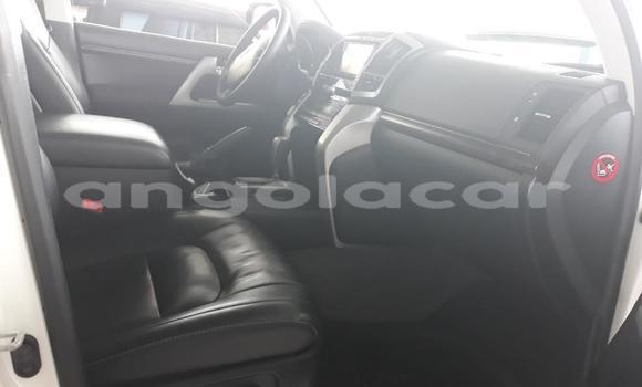 Buy Used Toyota Land Cruiser Silver Car in Luena in Moxico Buy Used Toyota Land Cruiser Silver Car in Luena in Moxico