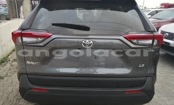 Acheter Occasion Voiture Toyota RAV4 Noir à Luanda, Province de Luanda Acheter Occasion Voiture Toyota RAV4 Noir à Luanda, Province de Luanda