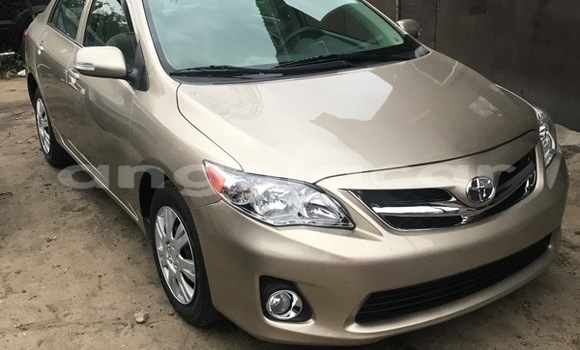 Comprar Usado Toyota Corolla Prata Carro em Luanda em Luanda Province