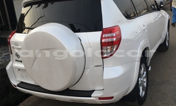 Comprar Usado Toyota RAV4 Branco Carro em Luanda em Luanda Province Comprar Usado Toyota RAV4 Branco Carro em Luanda em Luanda Province