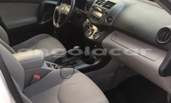 Comprar Usado Toyota RAV4 Branco Carro em Luanda em Luanda Province Comprar Usado Toyota RAV4 Branco Carro em Luanda em Luanda Province