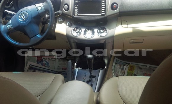 Acheter Occasion Voiture Toyota RAV4 Noir à Luanda, Province de Luanda Acheter Occasion Voiture Toyota RAV4 Noir à Luanda, Province de Luanda
