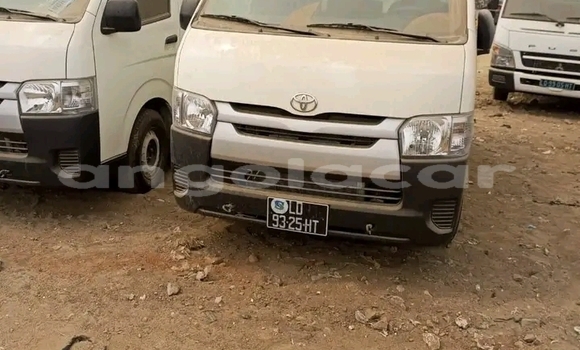 Buy Used Toyota Hiace White Car in Luanda in Luanda Province Buy Used Toyota Hiace White Car in Luanda in Luanda Province