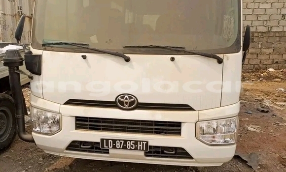 Comprar Usado Toyota Coaster Branco Carro em Luanda em Luanda Province