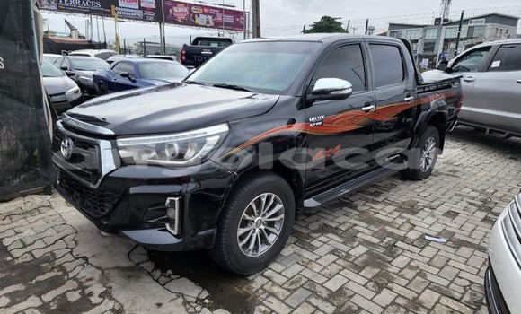 Buy Used Toyota Hilux Black Car in Luanda in Luanda Province