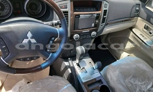 Acheter Occasion Voiture Mitsubishi Pajero Blanc à Luanda, Province de Luanda Acheter Occasion Voiture Mitsubishi Pajero Blanc à Luanda, Province de Luanda