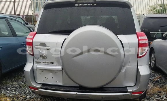 Acheter Occasion Voiture Toyota RAV4 Gris à Luanda, Province de Luanda Acheter Occasion Voiture Toyota RAV4 Gris à Luanda, Province de Luanda