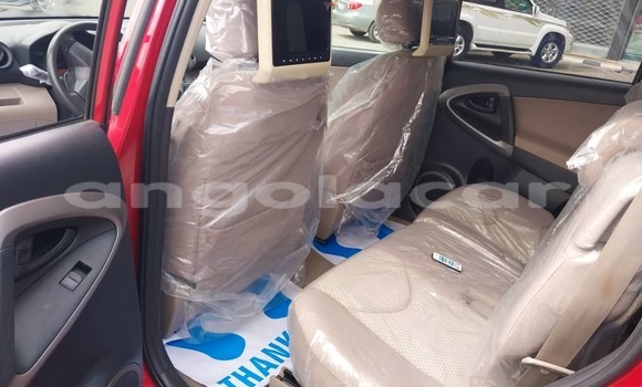 Comprar Usado Toyota RAV4 Vermelho Carro em Luanda em Luanda Province Comprar Usado Toyota RAV4 Vermelho Carro em Luanda em Luanda Province