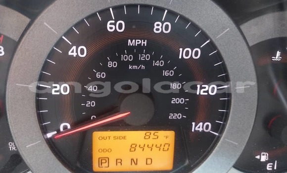 Comprar Usado Toyota RAV4 Vermelho Carro em Luanda em Luanda Province Comprar Usado Toyota RAV4 Vermelho Carro em Luanda em Luanda Province