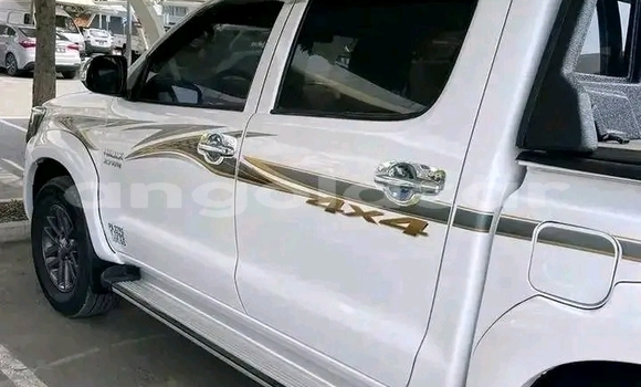 Buy Used Toyota Hilux White Car in Luanda in Luanda Province Buy Used Toyota Hilux White Car in Luanda in Luanda Province