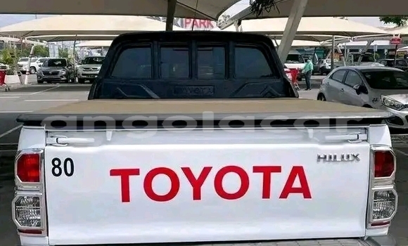 Buy Used Toyota Hilux White Car in Luanda in Luanda Province Buy Used Toyota Hilux White Car in Luanda in Luanda Province