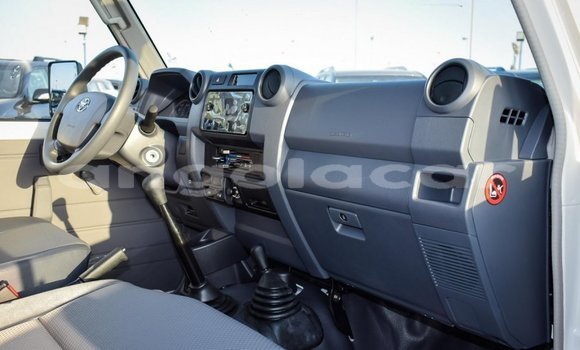 Acheter Neuf Voiture Toyota Land Cruiser Blanc à Benguela, Benguela Acheter Neuf Voiture Toyota Land Cruiser Blanc à Benguela, Benguela