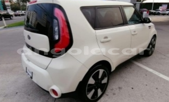 Buy Used Kia Soul White Car in Luanda in Luanda Province Buy Used Kia Soul White Car in Luanda in Luanda Province