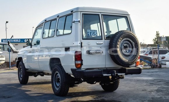Acheter Neuf Voiture Toyota Land Cruiser Blanc à Benguela, Benguela Acheter Neuf Voiture Toyota Land Cruiser Blanc à Benguela, Benguela