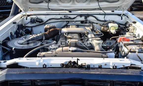 Acheter Neuf Voiture Toyota Land Cruiser Blanc à Benguela, Benguela Acheter Neuf Voiture Toyota Land Cruiser Blanc à Benguela, Benguela