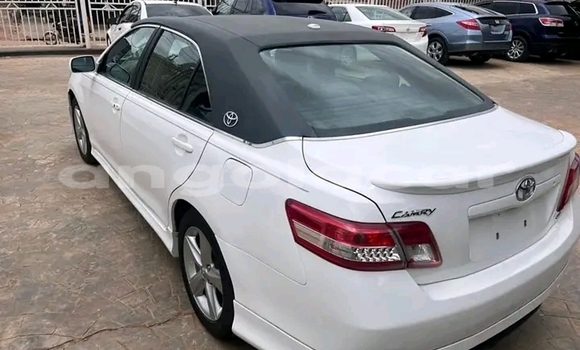 Acheter Occasion Voiture Toyota Camry Blanc à Luena, Moxico Acheter Occasion Voiture Toyota Camry Blanc à Luena, Moxico