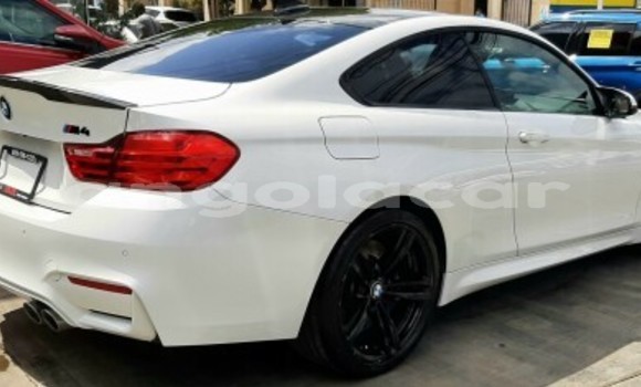 Acheter Occasion Voiture BMW M4 Blanc à Luanda, Province de Luanda Acheter Occasion Voiture BMW M4 Blanc à Luanda, Province de Luanda