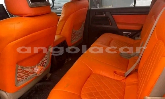 Comprar Usado Toyota Land Cruiser Prata Carro em Luena em Moxico Comprar Usado Toyota Land Cruiser Prata Carro em Luena em Moxico