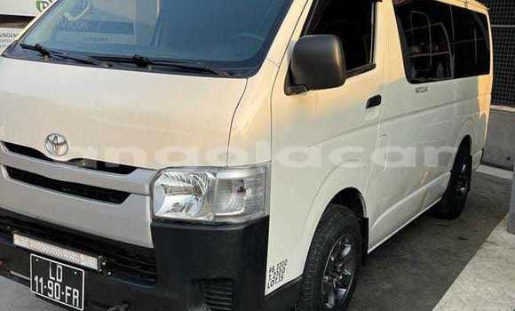 Comprar Usado Toyota Hiace Branco Carro em Luanda em Luanda Province Comprar Usado Toyota Hiace Branco Carro em Luanda em Luanda Province