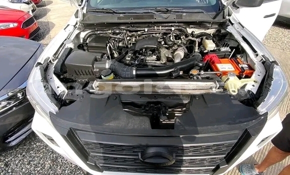 Buy Used Nissan Frontier White Car in Luena in Moxico Buy Used Nissan Frontier White Car in Luena in Moxico