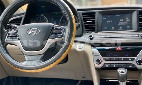 Buy Used Hyundai Elantra White Car in Luena in Moxico Buy Used Hyundai Elantra White Car in Luena in Moxico