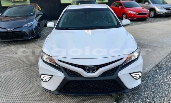 Buy Used Toyota Camry White Car in Luena in Moxico
