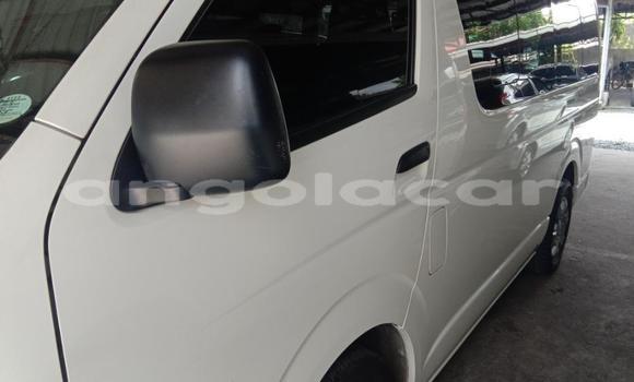 Buy Used Toyota Hiace White Car in Luena in Moxico Buy Used Toyota Hiace White Car in Luena in Moxico