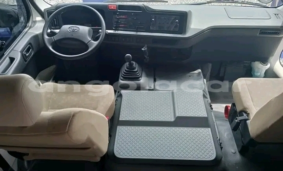 Acheter Occasion Voiture Toyota Coaster Blanc à Luena, Moxico Acheter Occasion Voiture Toyota Coaster Blanc à Luena, Moxico